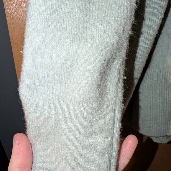 Banana Republic Soft Mint Pullover - Picture 2 of 6